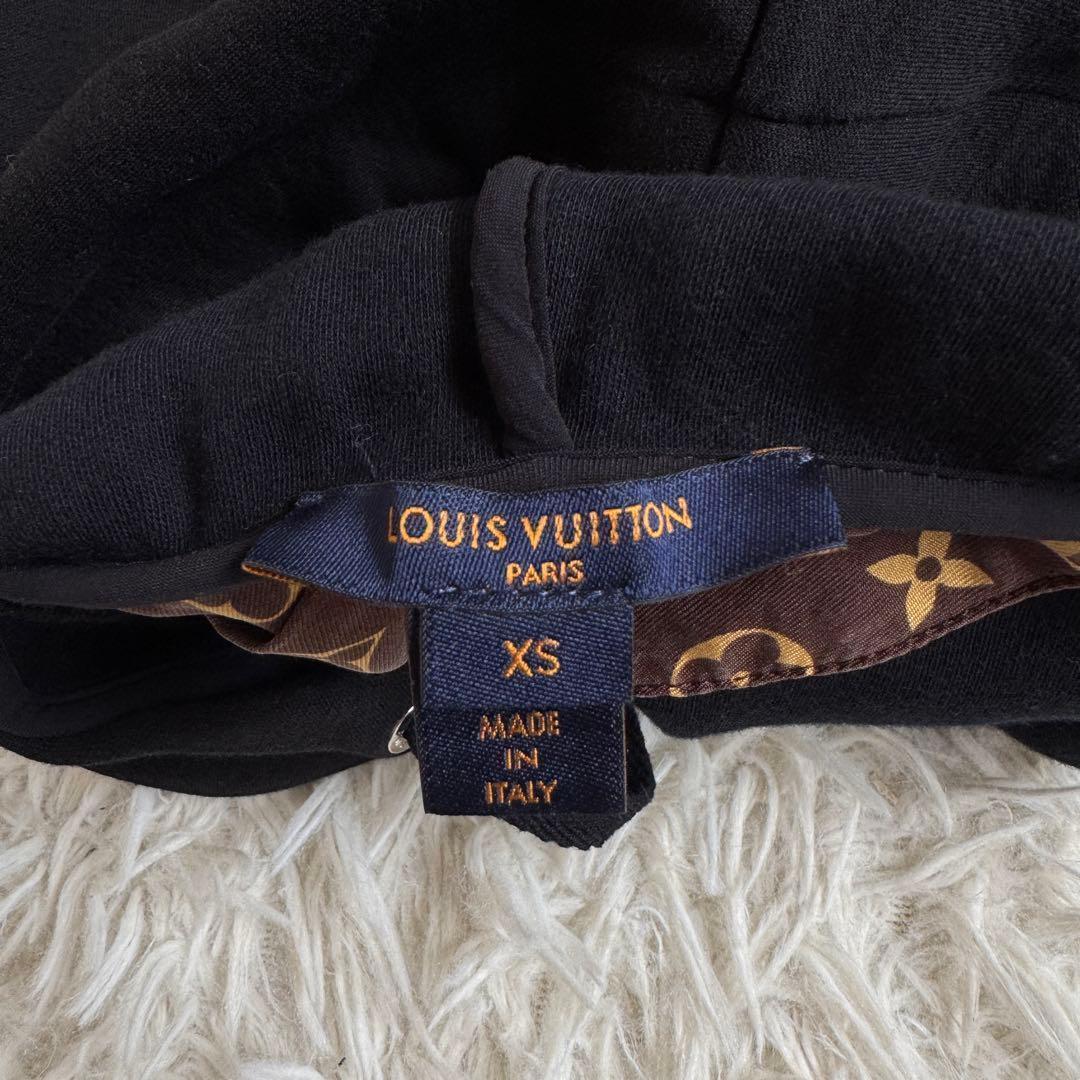 美品　ルイヴィトン　パーカー　モノグラム　ロゴプリント　ブラック　XSサイズ