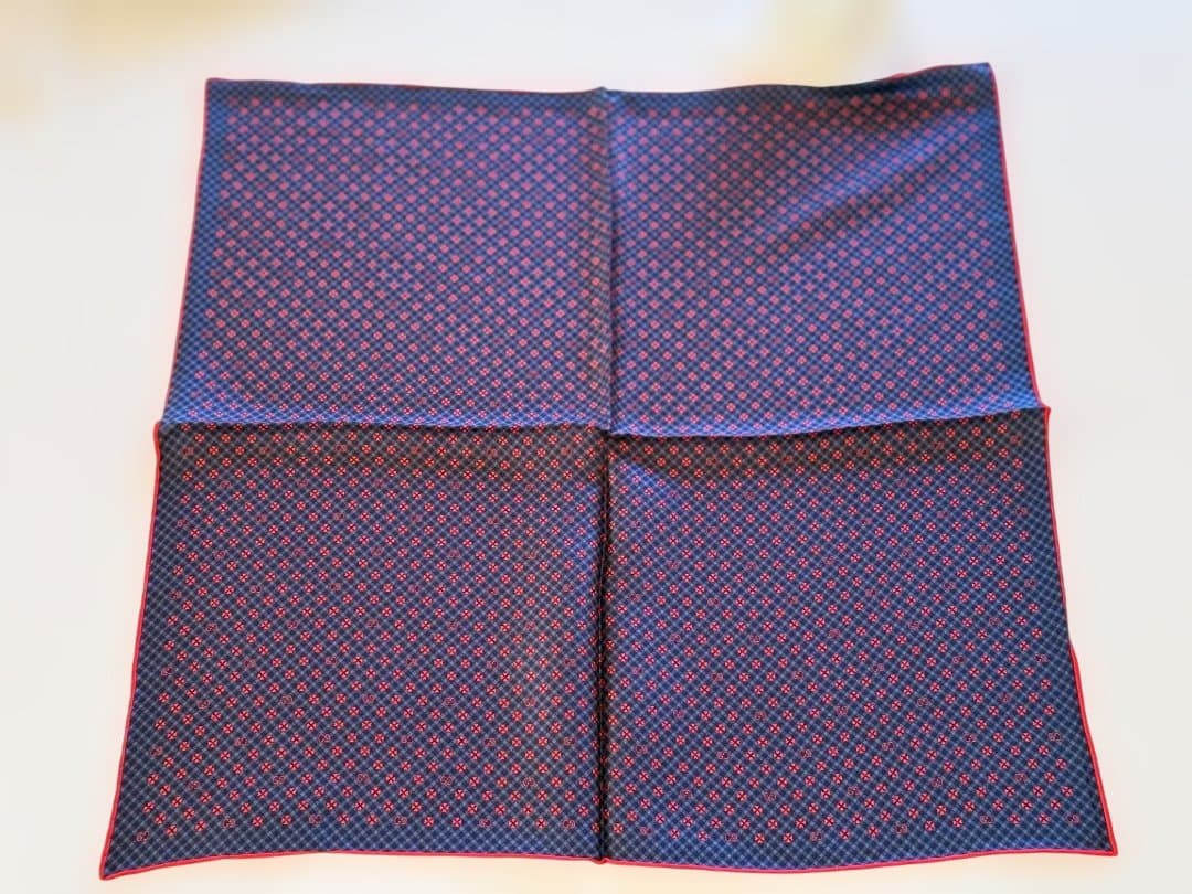 GUCCI シルクハンカチ ネイビー/レッド
