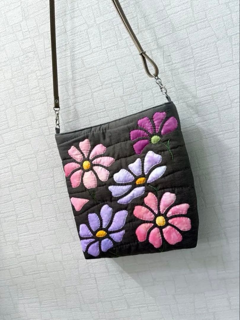 ハワイアンキルト　　　　　　ショルダーバッグ　コスモス