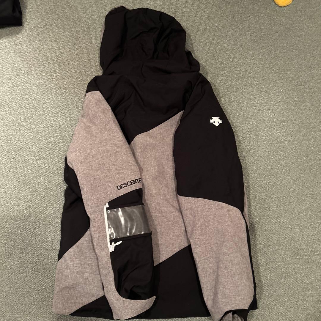 DESCENTE フード付きスキーウェア グレー/ブラック