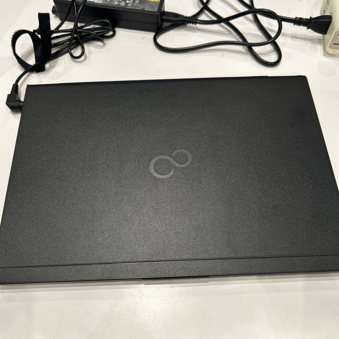 LIFEBOOK U939/A 　ノートパソコン i5 第8世代