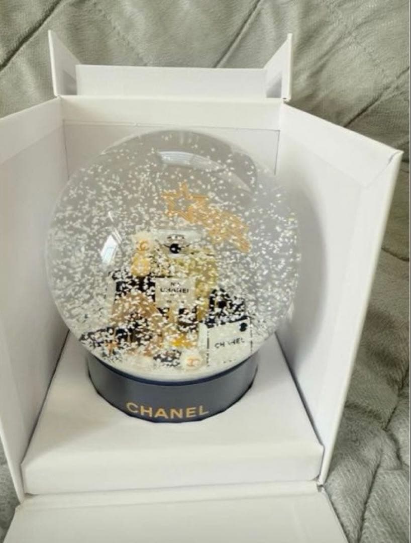 シャネル　ノベルティ　スノードーム　2025ホリデー限定