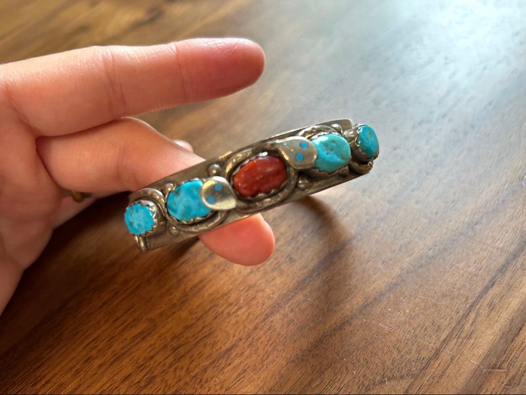 エフィーカラバサ　バングル