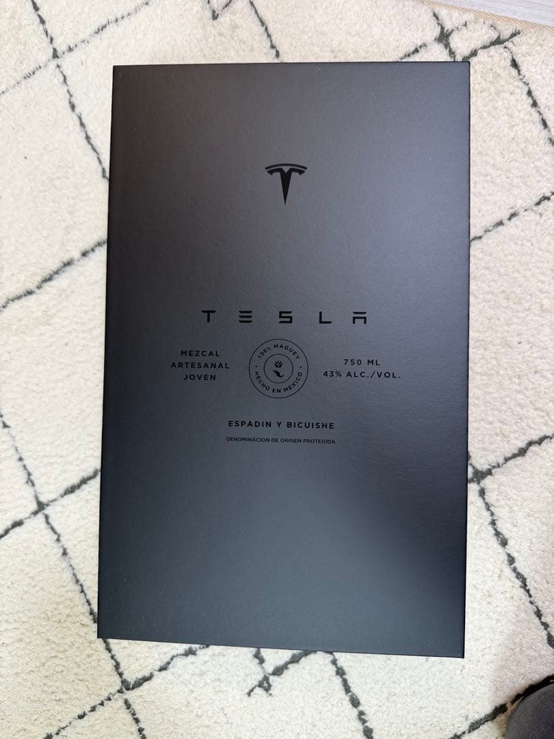 TESLA メスカル 750ml 43% ALK/VOL