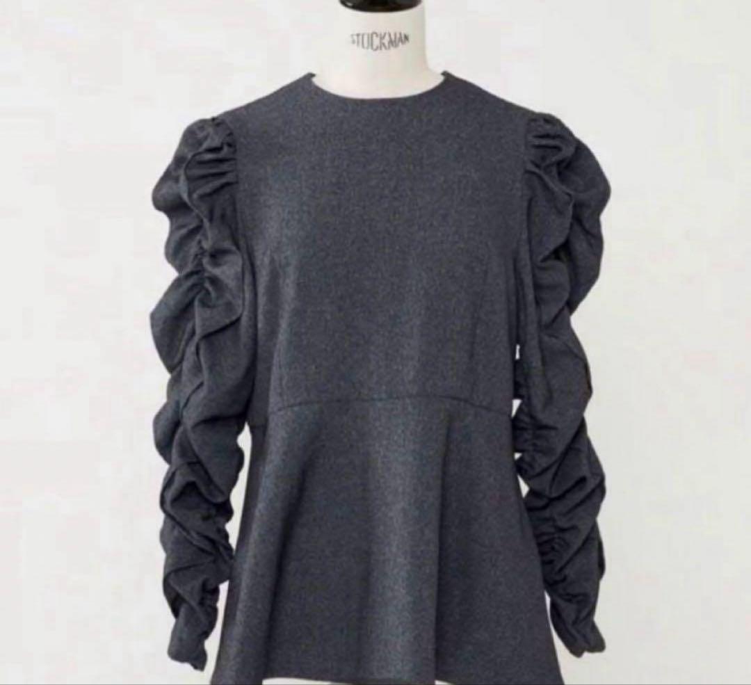 【新品未使用タグ付き】Heve シャーリングペプラムトップス