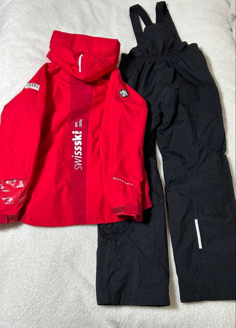 DESCENTE デサント　スキーウェア　男の子　スイスチームモデル　160