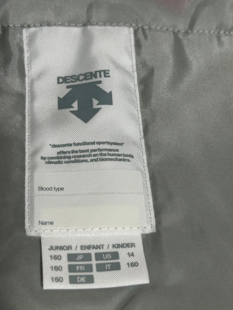 DESCENTE デサント　スキーウェア　男の子　スイスチームモデル　160