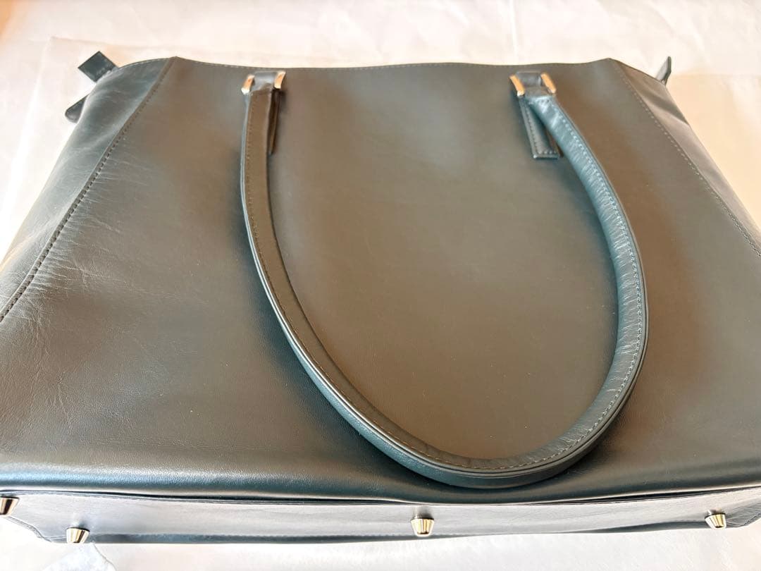 ✨新品✨ビジネスレザーファクトリー　スリムビジネスバッグ✨カラー:サンドベージュ