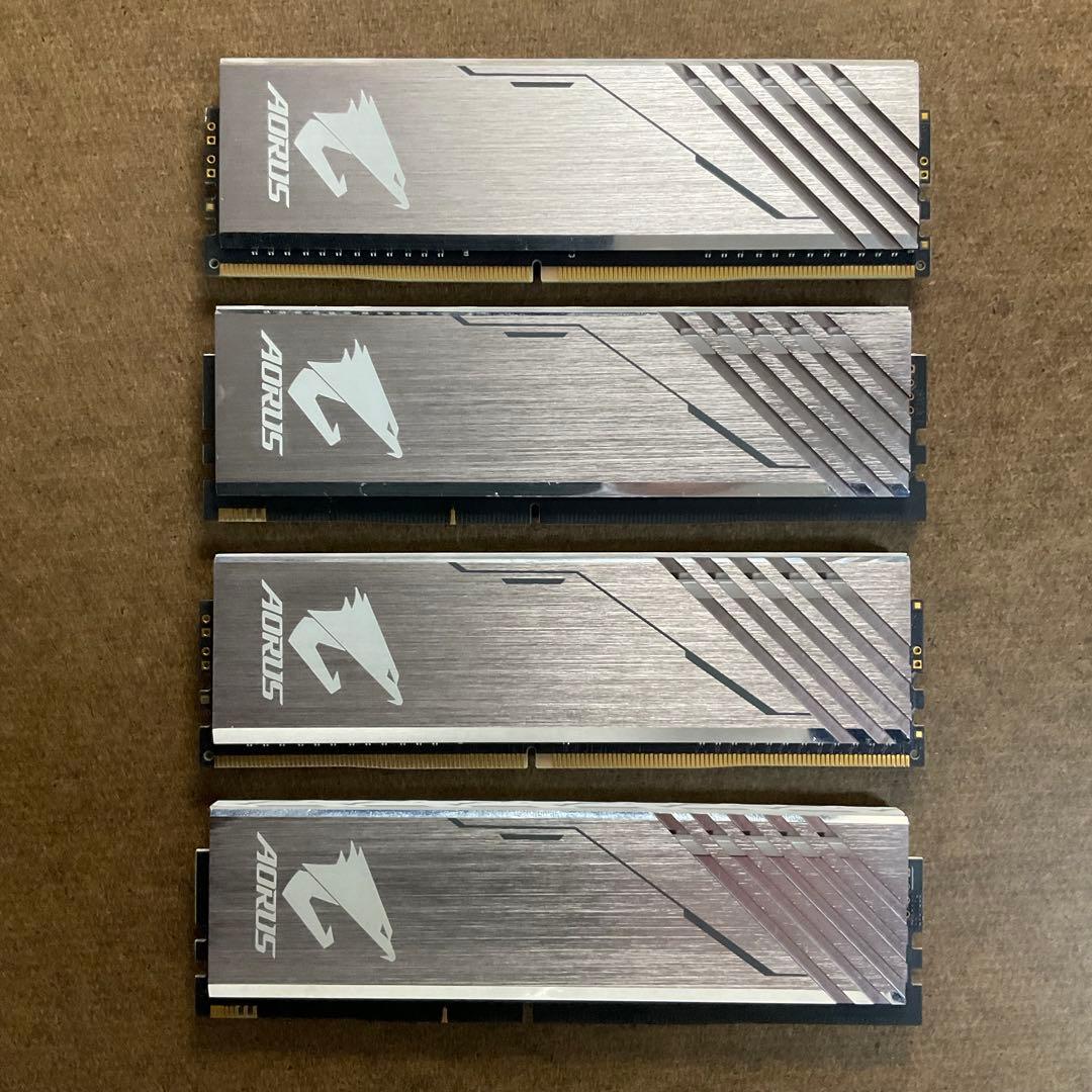 メモリー GIGABYTE AORUS DDR4 16GB (8GBx2)
