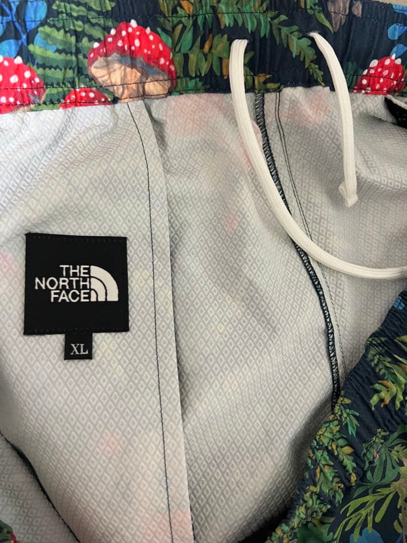 未使用）ノースフェイス ノベルティー　ショート パンツ　サイズXL キノコ柄