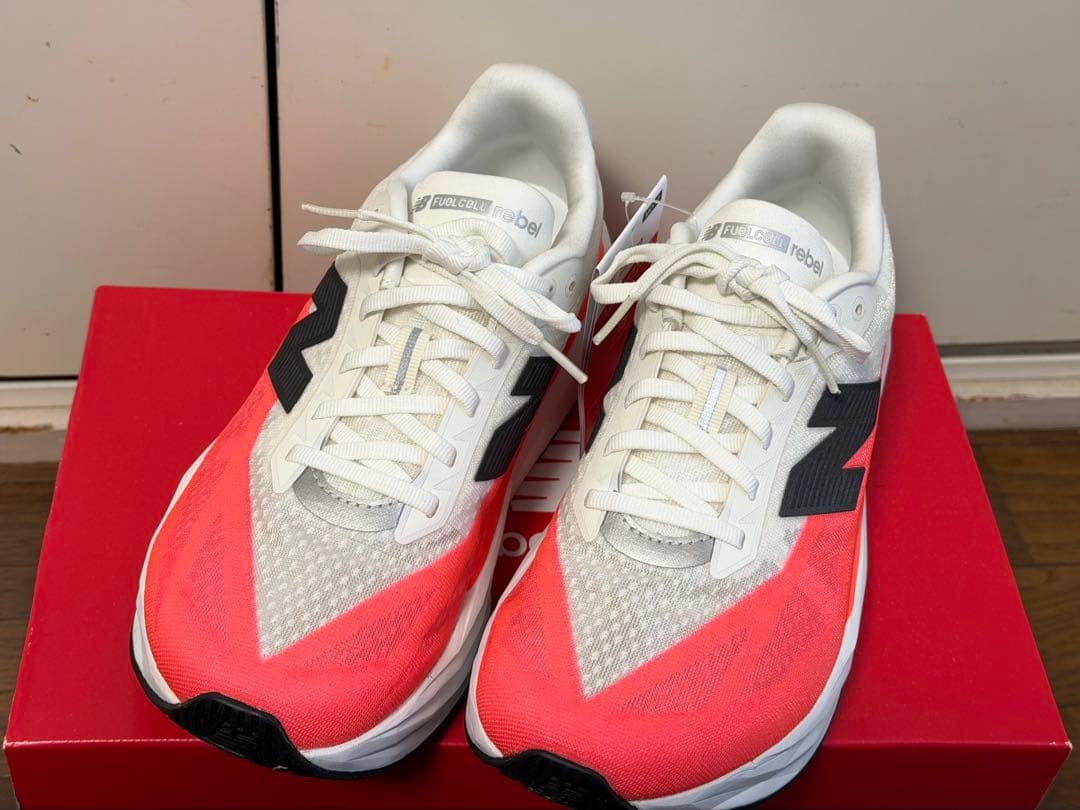 New Balance FuelCell Rebel V5 新品未使用 26.5