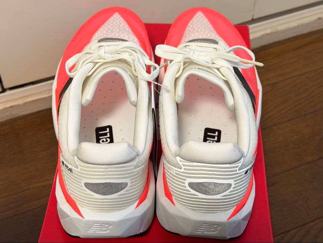 New Balance FuelCell Rebel V5 新品未使用 26.5