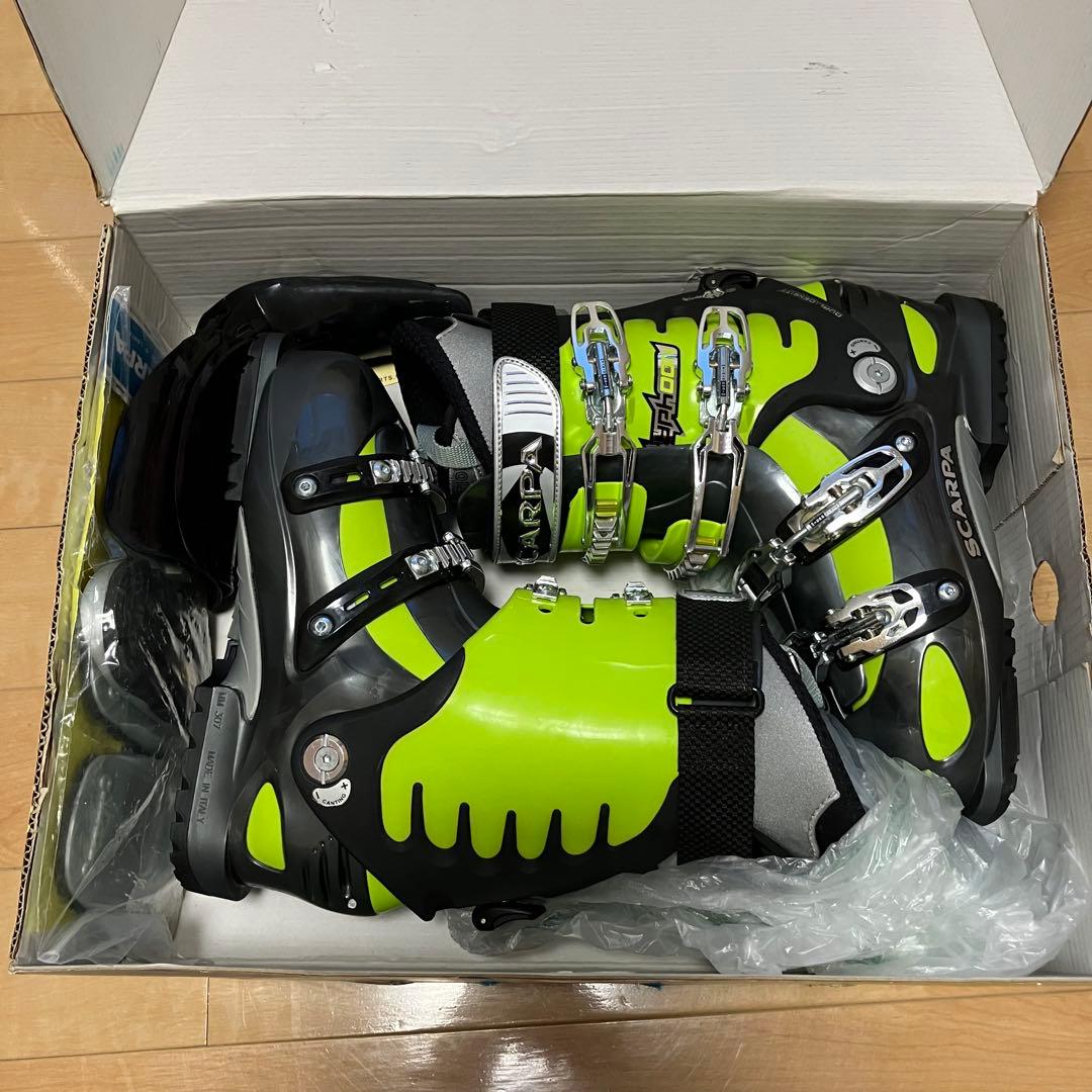 SCARPA タイフーン　ツアー用スキーブーツ 新品未使用
