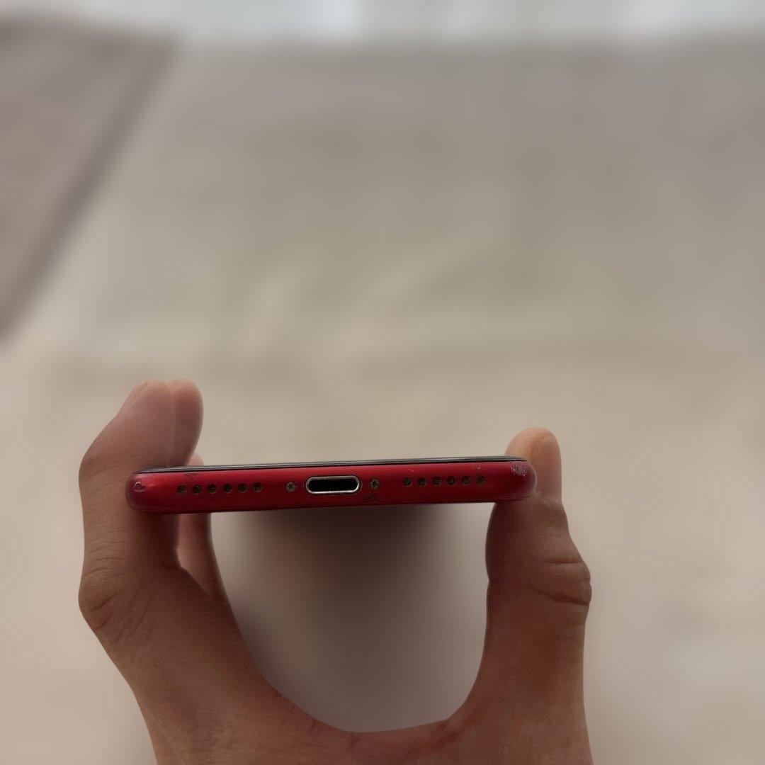 い*ご様 ［画面美品］iPhone8大きなキズなし