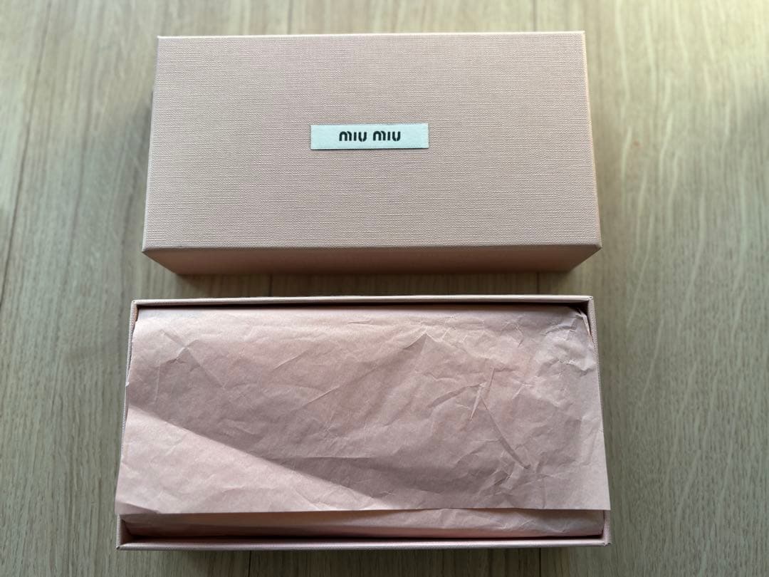 【ニク様】miumiu ミュウミュウ　マテラッセレザー　長財布　パスケース付
