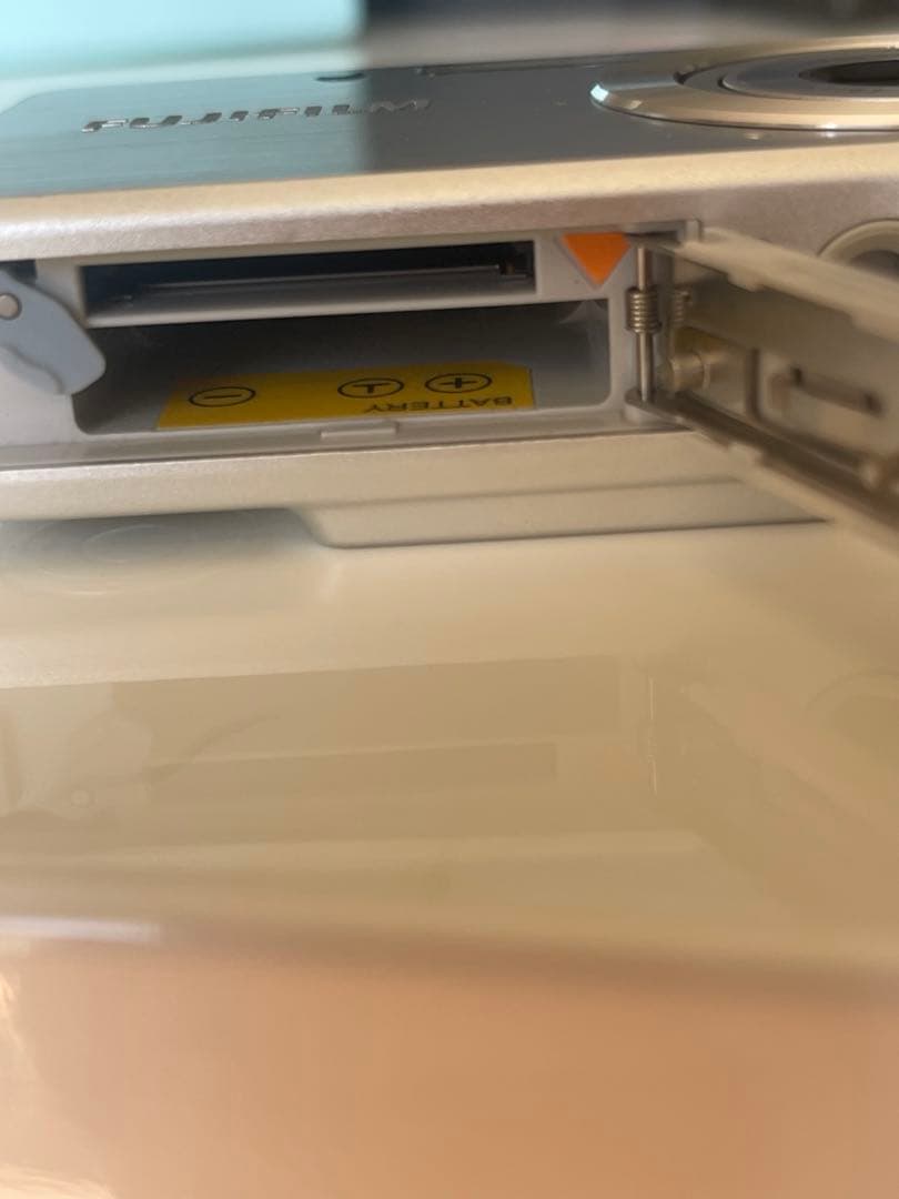 デジタルカメラ FUJIFILM finepix J10