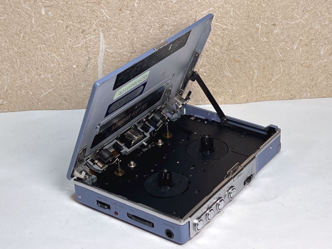 Aiwa HS-PL55 ポータブルステレオカセットプレーヤー。