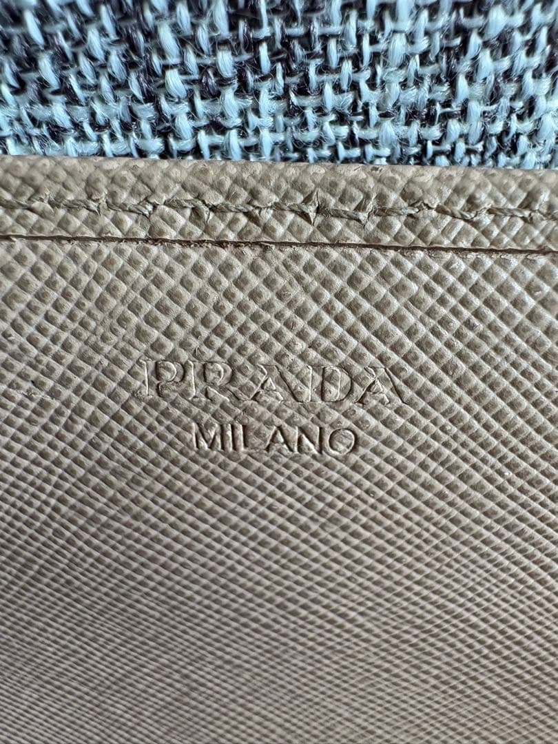 m*.様 最終価格 プラダ ショルダー長財布ウォレット ベージュサフィアーノ