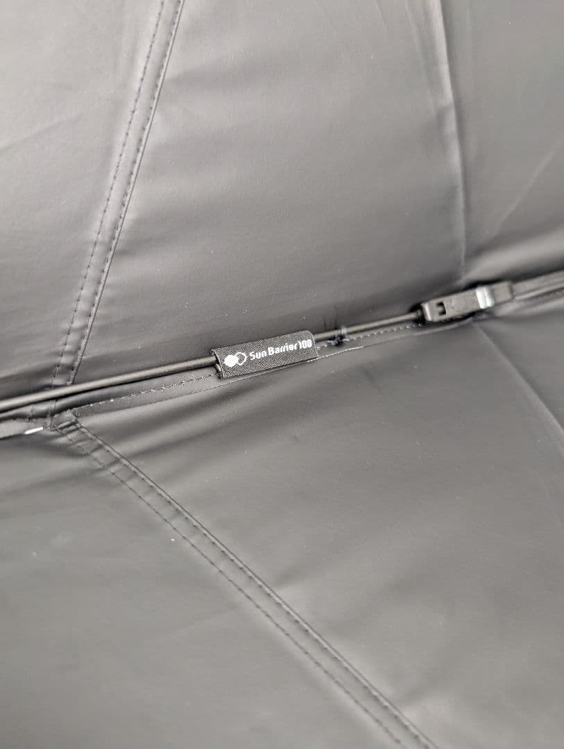 SUN BARRIER 100│折りたたみ日傘 ３段折 / 白黒ストライプ