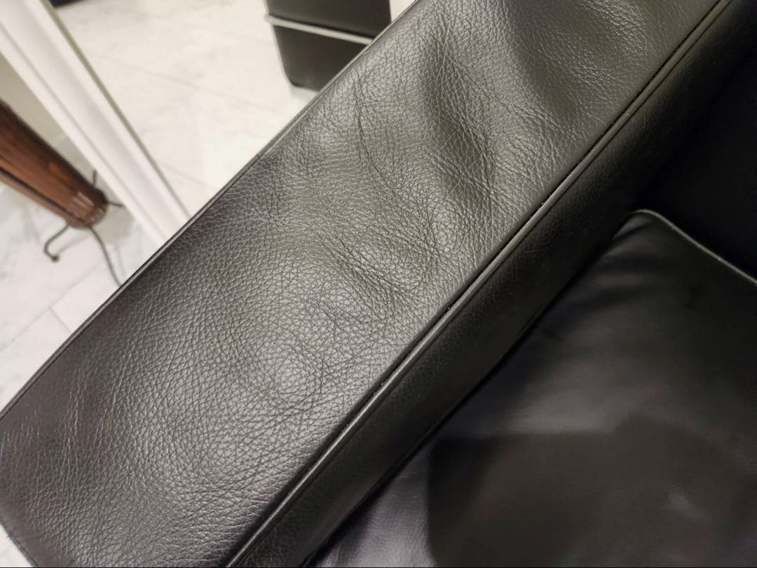 IDC大塚家具　 Le Corbusierル・コルビュジエ　LC2本革3Pソファ