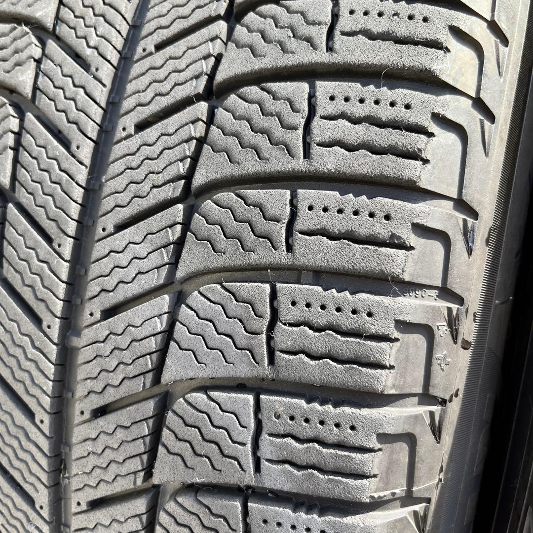 ボルボXC90 235/60/18スタッドレスタイヤホイールセット