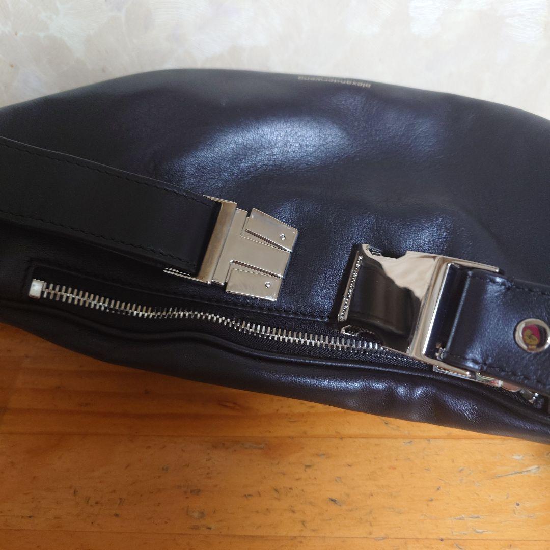 【alexanderwang】レザーボディバッグ