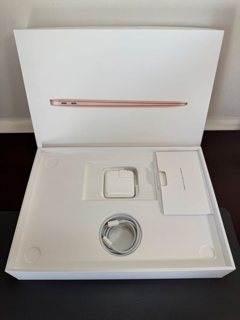 MacBook Air 2020。13インチ。500GBストレージ