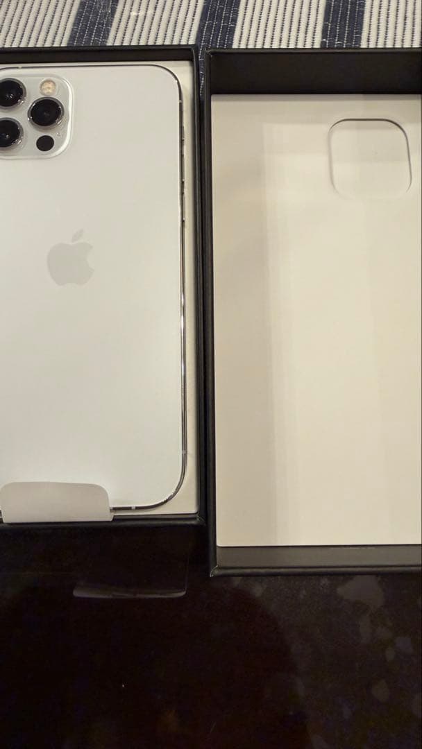 Apple iPhone 12 Pro シルバー 本体 512GB SIMフリー