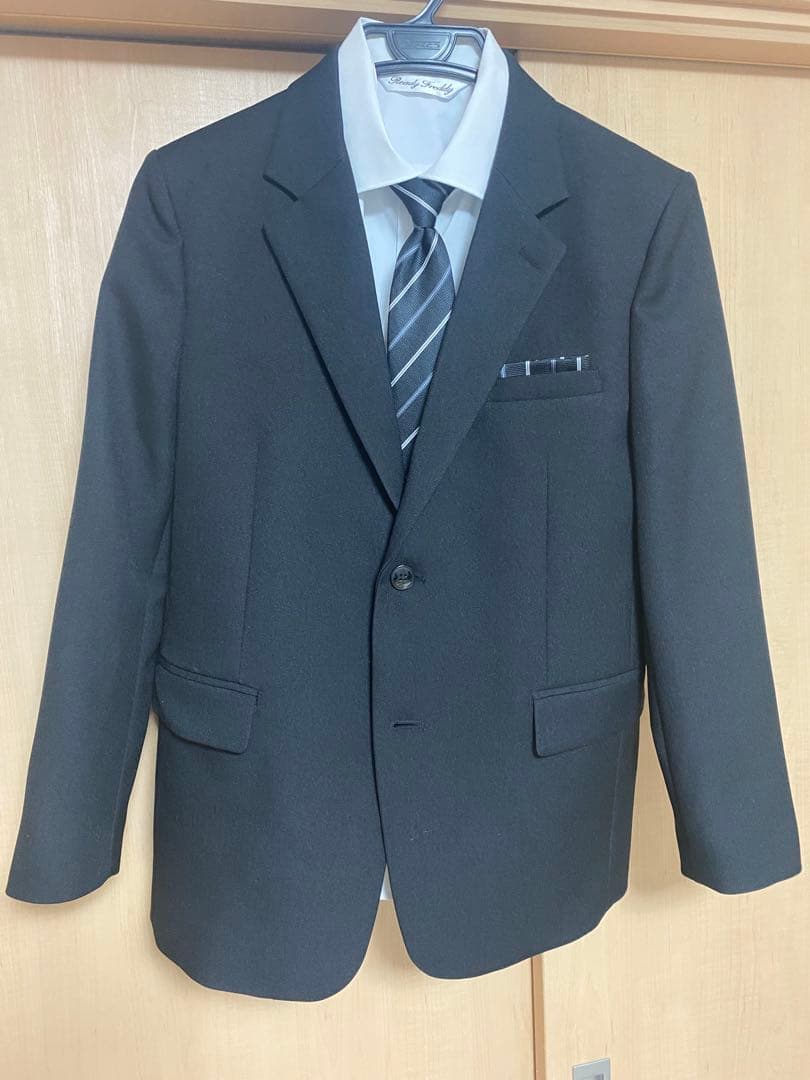 フォーマルスーツ 黒 サイズ160B ネクタイ付き