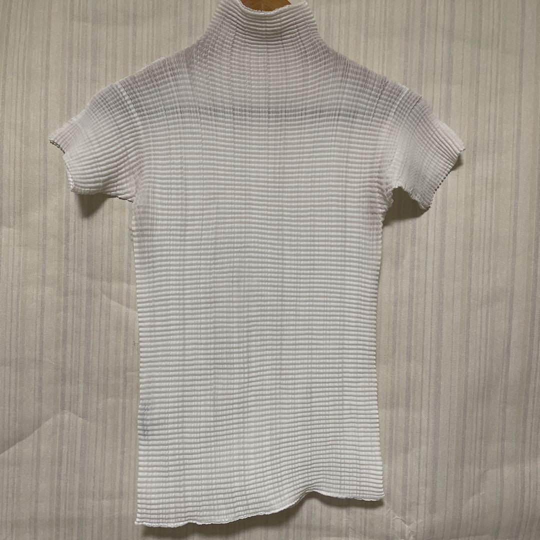 ISSEY MIYAKE 長袖トップス プリーツ加工 ホワイト