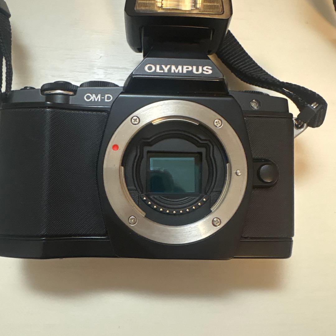OLYMPUS OM-D EM5 ミラーレス一眼カメラ
