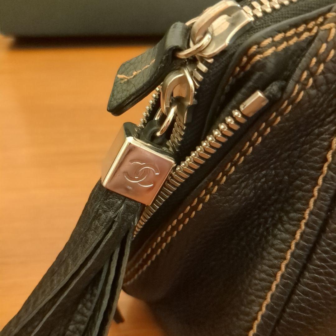 CHANEL 黒 レザーハンドバッグ