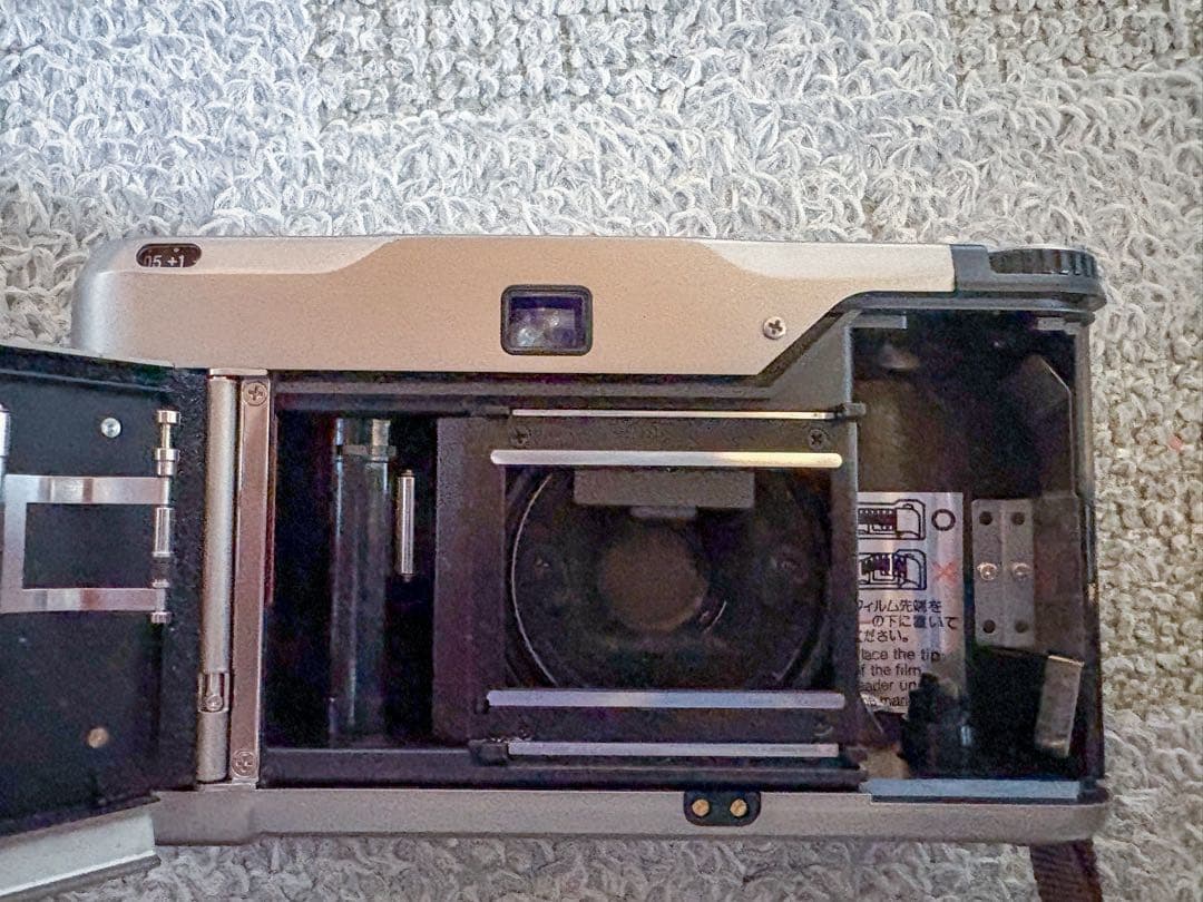 【楽一番様用】レアなカメラ　CONTAX T2 フィルムカメラ　ジャンク品