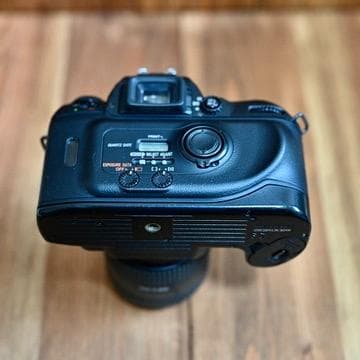 【超美品】フィルムカメラの完成型。Nikon F80S＋標準レンズ+付属品