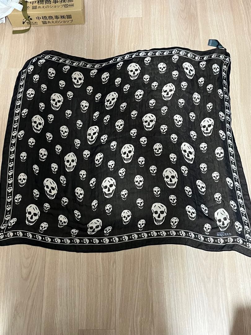 アレキサンダーマックイーン　スカルストール