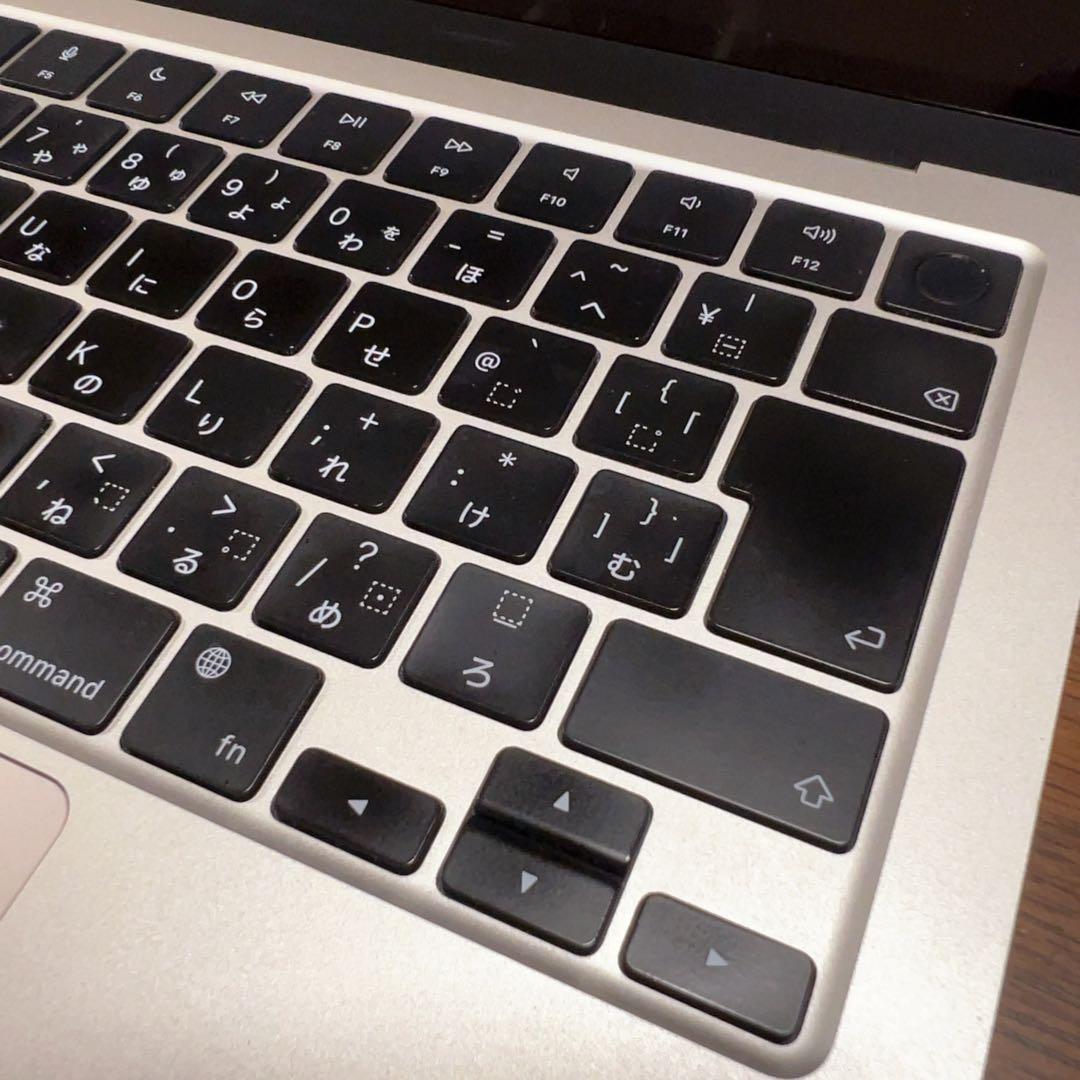 Macbook Air 2022 M2 13.6インチ 16GBメモリ 1TB