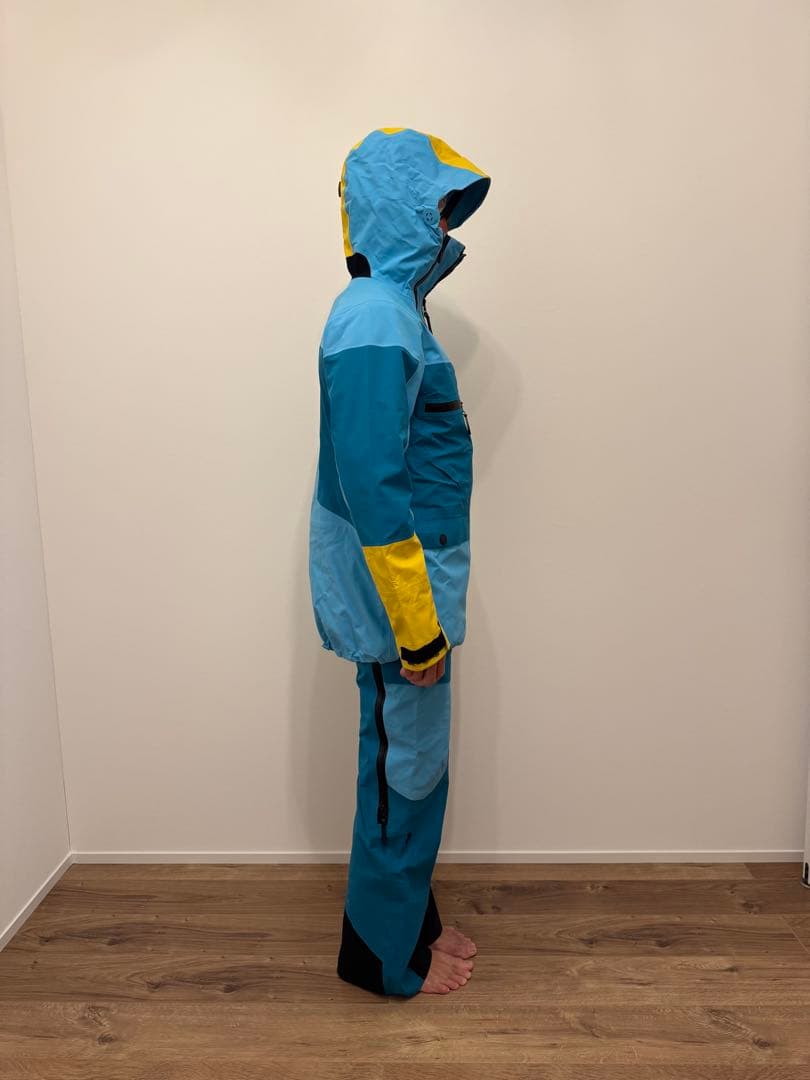 ピークパフォーマンス　GORE-TEXスキー、スノーウェア　ビブパンツ上下セット