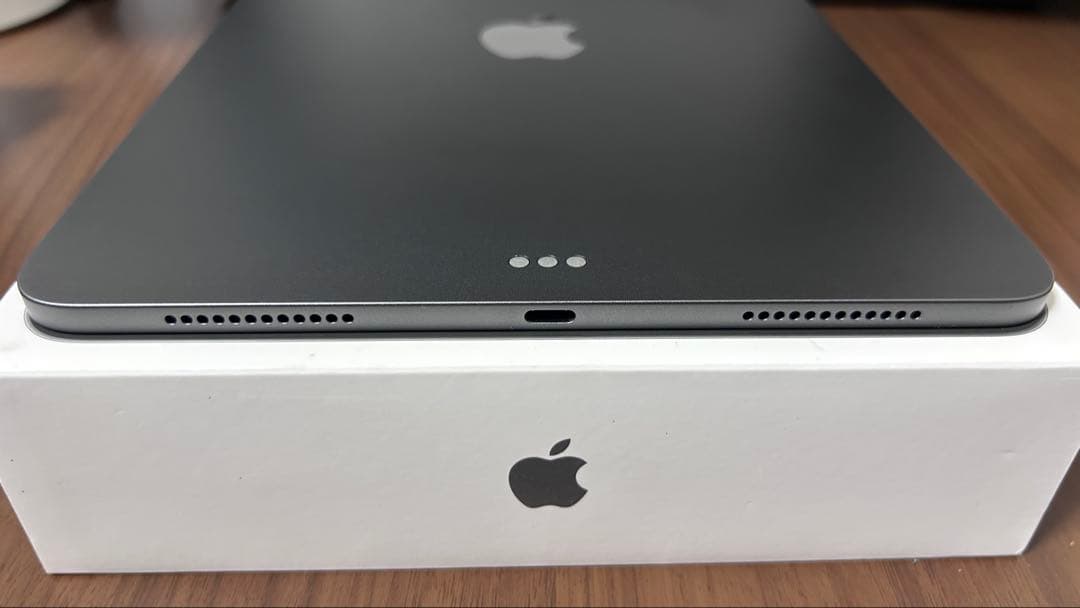 Apple iPad Air(第5世代)64GB【バッテリー最大容量100%】