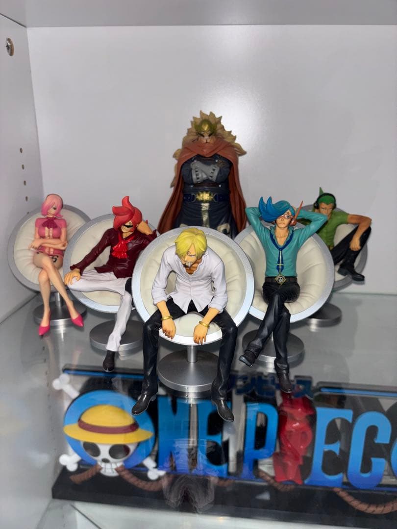 ワンピース フィギュア　ジェルマ66 DXFヴィンスモークファミリー