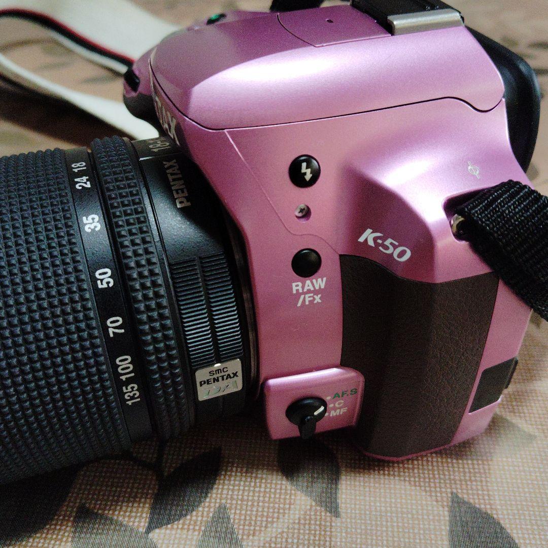 PENTAX K-50 ピンク 18-135mmレンズ付き