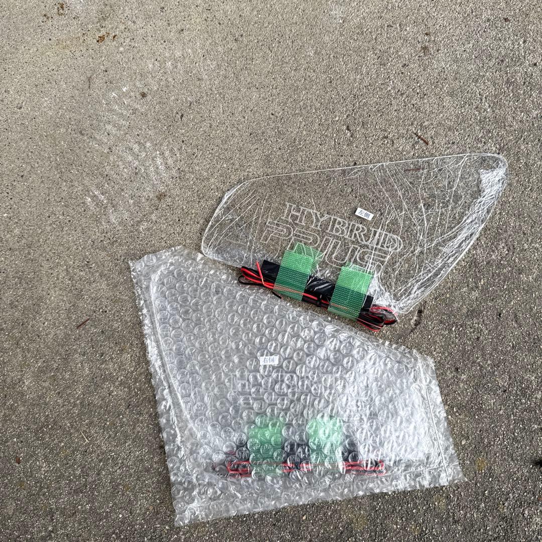 k fujiさん専用プリウス30フロントガラス三角窓光るアクリルカバー