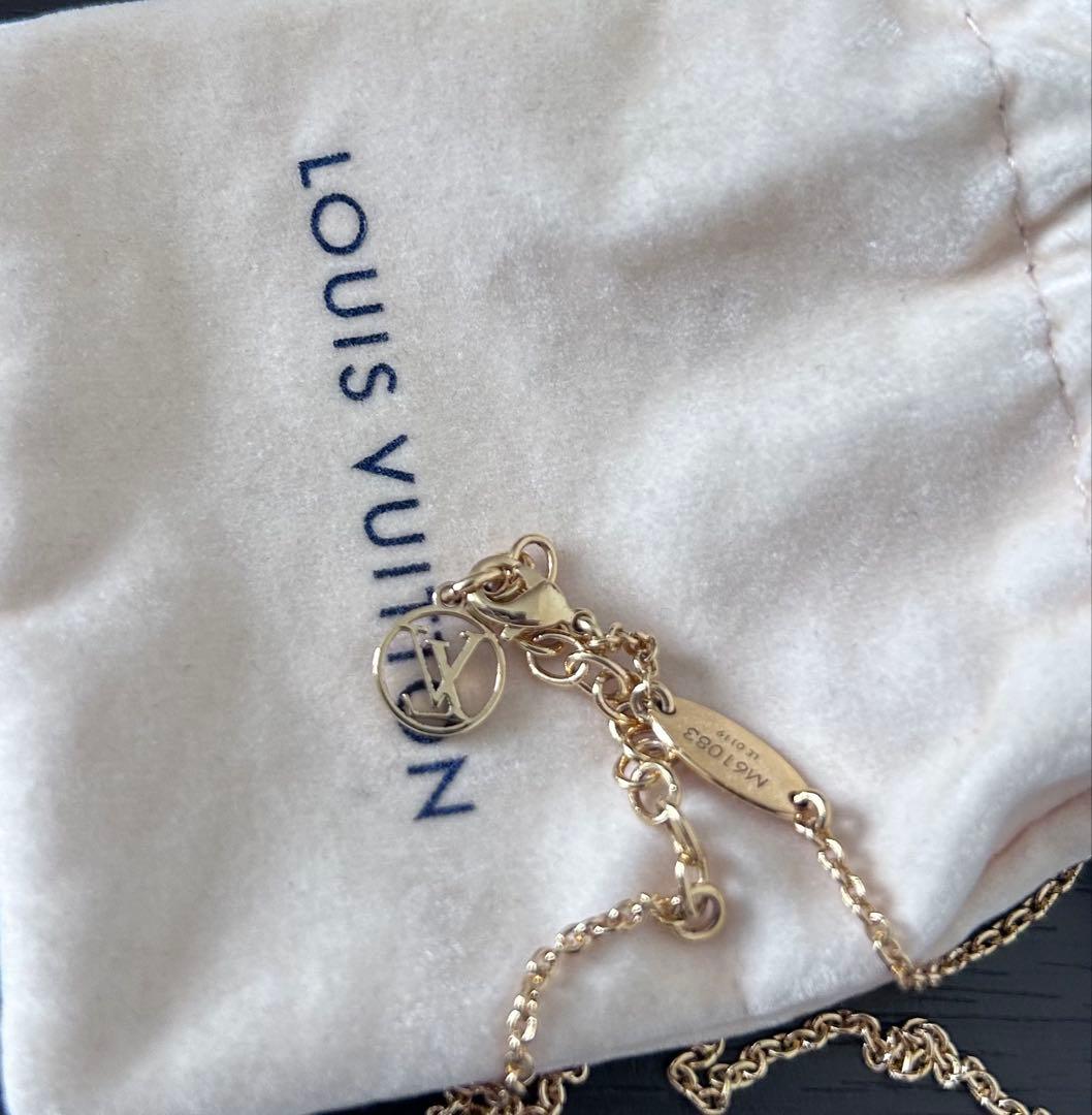 LOUIS VUITTON V字型ネックレス ゴールド