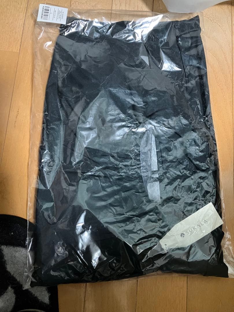 2月8日までの価格SUKALA フロントギャザークロスキャミソール ブラック L