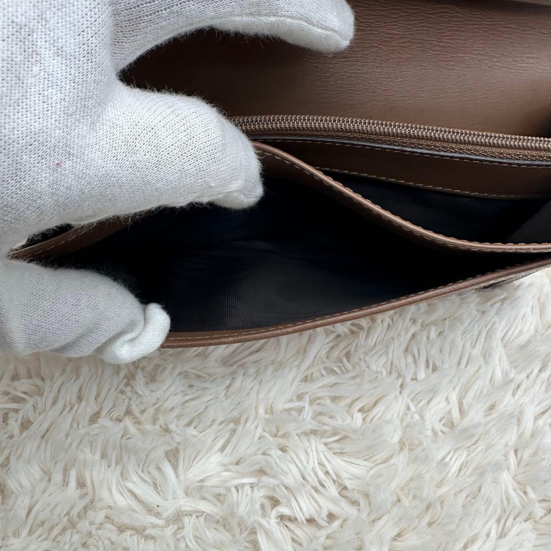 ✨箱あり✨美品　グッチ　長財布　二つ折り財布　フローラ　キャンバス　茶色　白