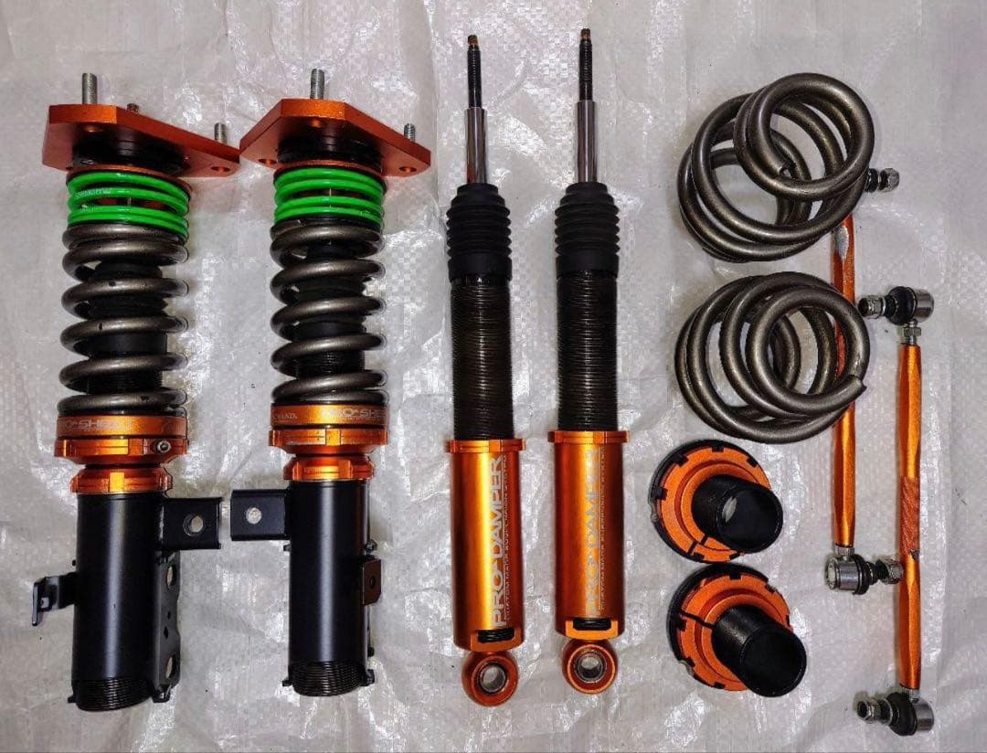 し*ん様 30プリウス　車高調　T-demand　ティーディメンド