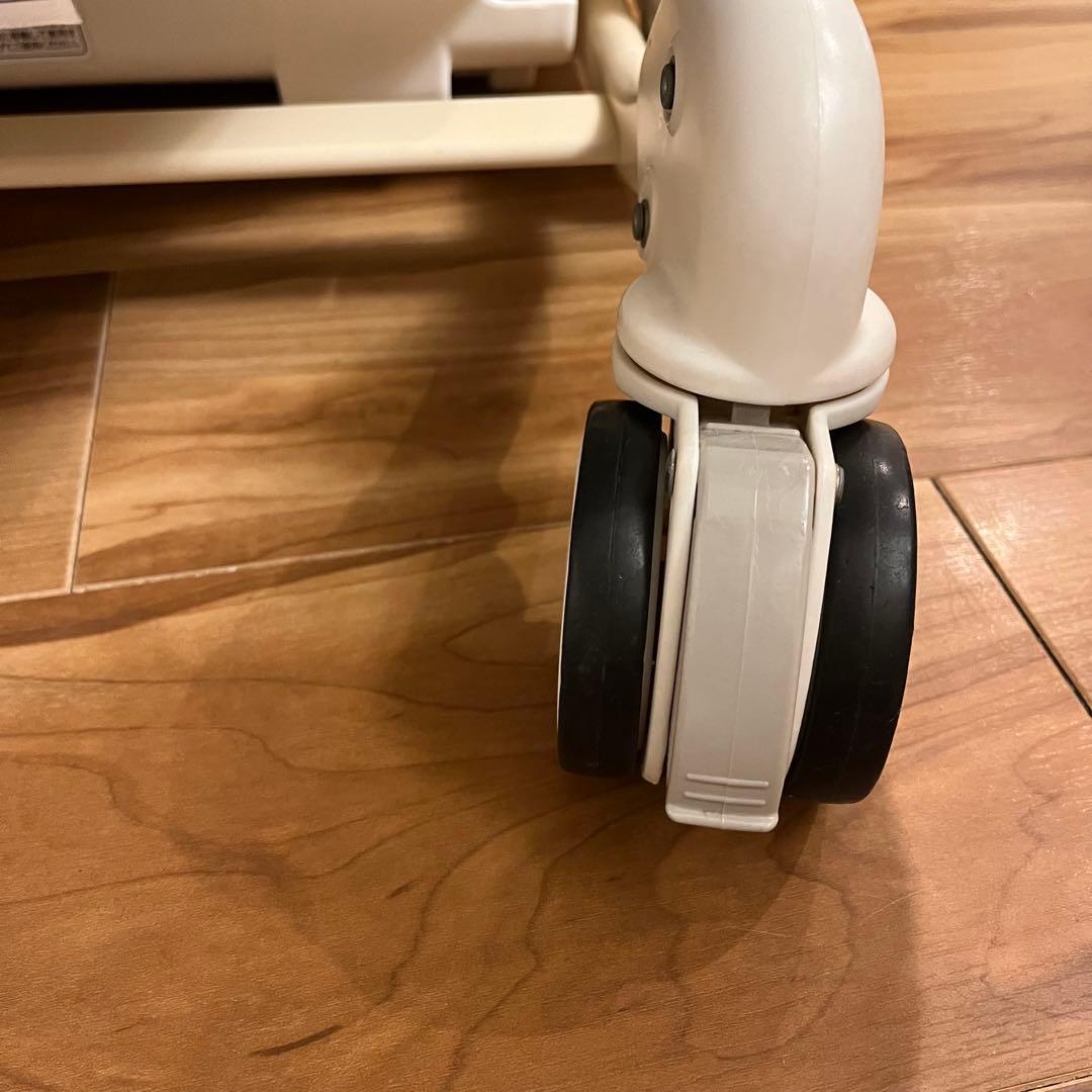 【美品・動作確認済】コンビ 電動 ハイローチェア ネムリラ4キャス AT