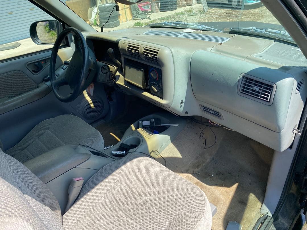 Chevrolet S-10 ピックアップトラック　シボレー　部品取り　不動