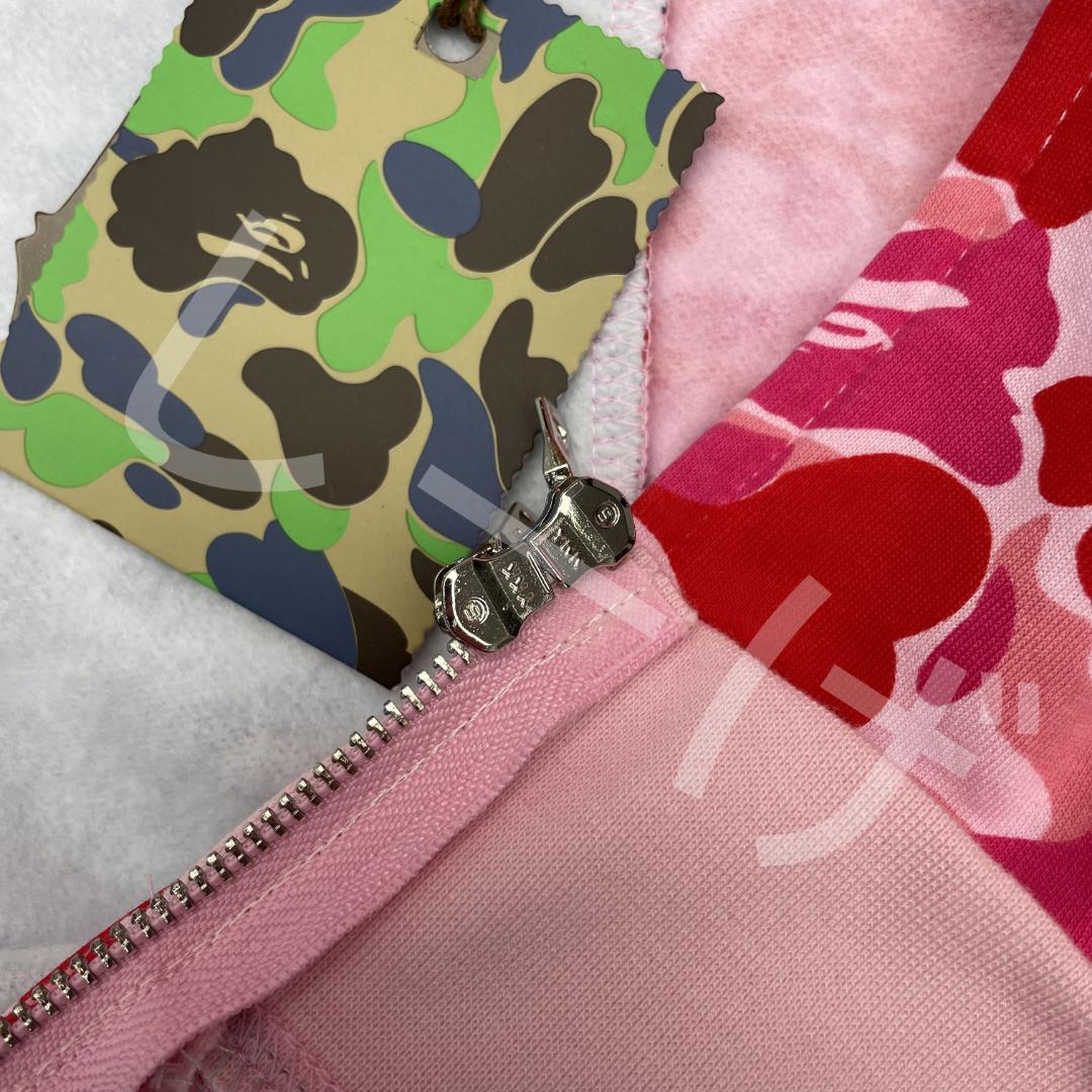 A BATHING APE 迷彩柄パーカー