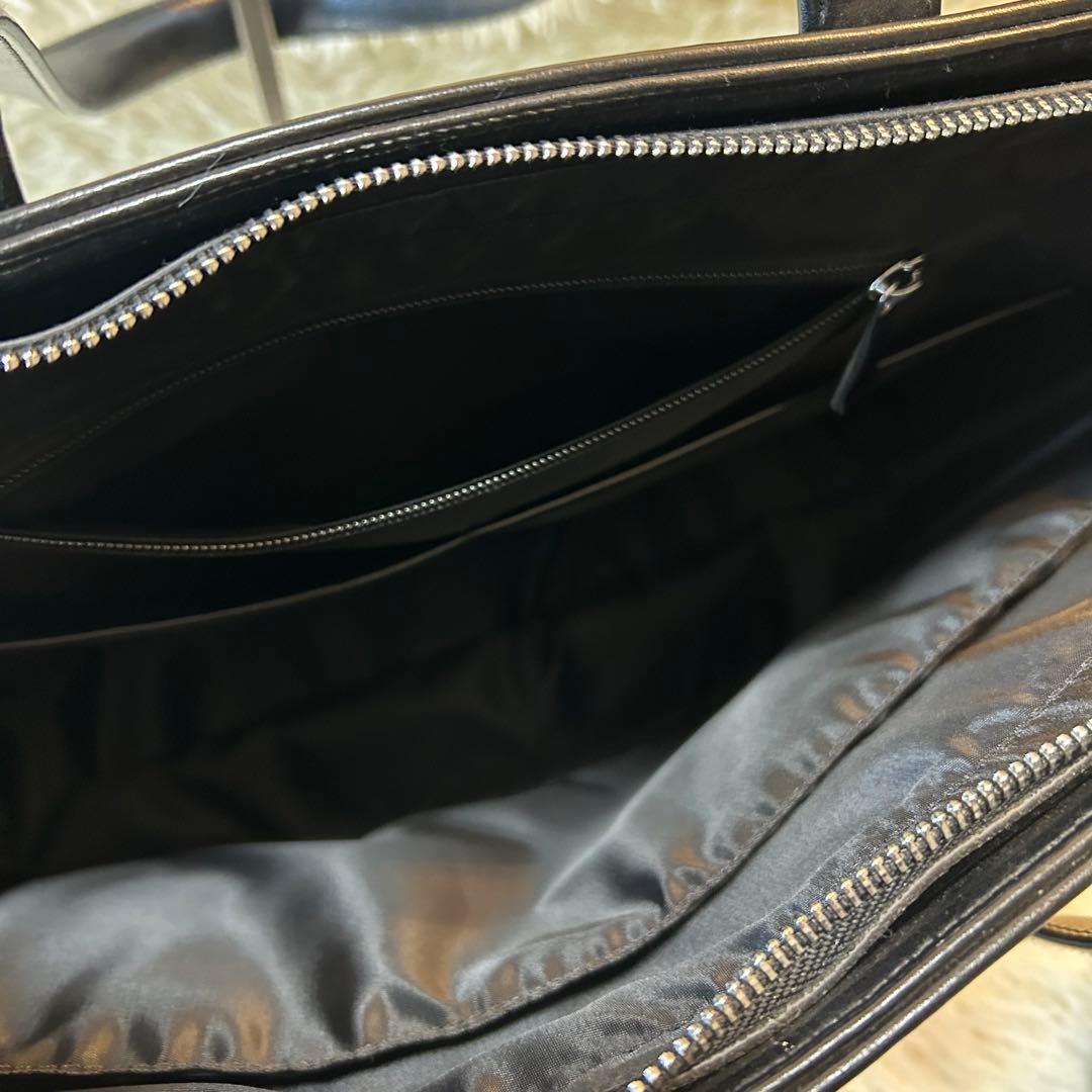 新品未使用　スーティスト レザートートビジネスバッグ A4タカキュー黒
