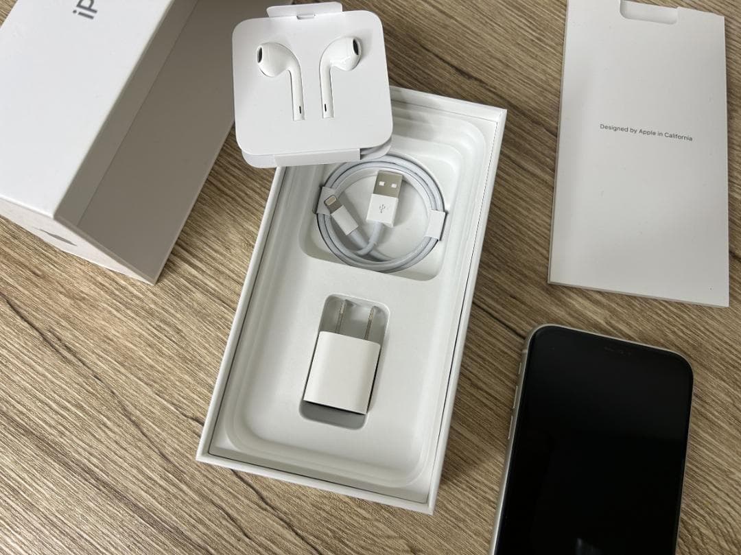 超美品Apple iPhone XR 128GB ホワイト 本体 SIMフリー